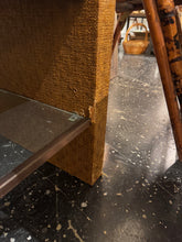 Lade das Bild in den Galerie-Viewer, T. Bahama Style Table
