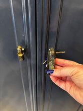 Cargar imagen en el visor de la galería, French Blue Armoire - DeFrenS
