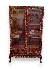 Cargar imagen en el visor de la galería, Asian Display Cabinet - Red Wood - DeFrenS