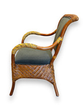 Cargar imagen en el visor de la galería, Green/Wicker Arm Chair - DeFrenS