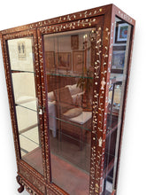Cargar imagen en el visor de la galería, Asian Display Cabinet - Red Wood - DeFrenS