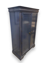 Cargar imagen en el visor de la galería, French Blue Armoire - DeFrenS