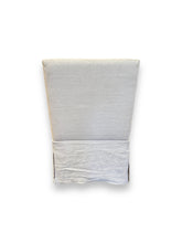 Cargar imagen en el visor de la galería, Set of 2 - Linen Chairs - DeFrenS