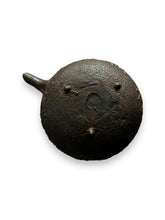 Cargar imagen en el visor de la galería, Japanese Sake Kettle iron/cloisonne - DeFrenS
