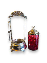 Cargar imagen en el visor de la galería, Cranberry Glass Pickle Decanter - DeFrenS