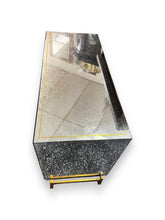 Cargar imagen en el visor de la galería, 4 Drawer Mirror Dresser - DeFrenS