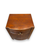 Cargar imagen en el visor de la galería, Thomasville Side Drum Table - DeFrenS