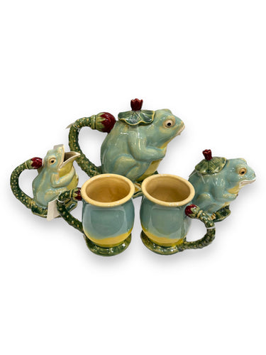 5 Piece Vintage Majolica Frog & Lilly Pad Set - DeFrenS
