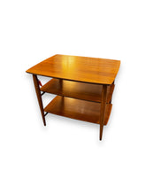 Cargar imagen en el visor de la galería, Heritage Henredon Side Table- DeFrenS