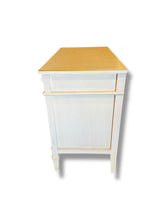 Cargar imagen en el visor de la galería, Small White Dresser