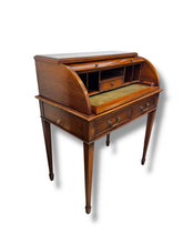 Cargar imagen en el visor de la galería, Hekman Rolltop Desk