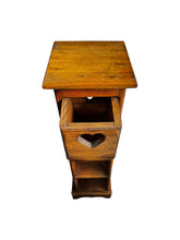 Lade das Bild in den Galerie-Viewer, Wood Shelf w/ Heart