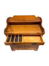 Lade das Bild in den Galerie-Viewer, Wood Hutch Cabinet