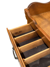Lade das Bild in den Galerie-Viewer, Wood Hutch Cabinet