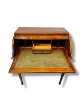 Cargar imagen en el visor de la galería, Hekman Rolltop Desk