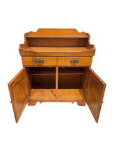 Lade das Bild in den Galerie-Viewer, Wood Hutch Cabinet