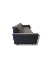 Charger l'image dans la galerie, Design Within Reach Couch - DeFrenS