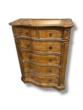 Carica l'immagine nel visualizzatore di Gallery, Hooker Gentleman's Chest - DeFrenS