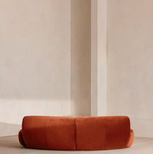 Carica l'immagine nel visualizzatore di Gallery, Soho Home Aline Serpentine Sofa - DeFrenS