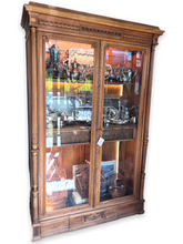 Cargar imagen en el visor de la galería, Vintage Eurpoean Glass Armoire - DeFrenS