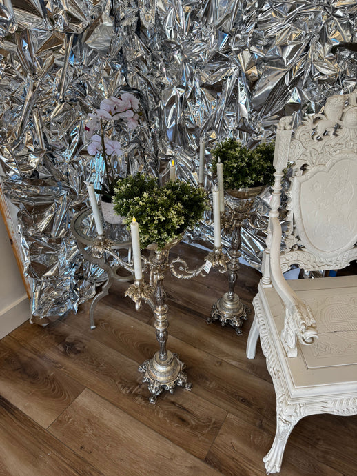 805 Studios Vignette 4 - White & Silver Entry