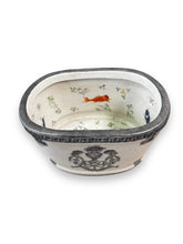Lade das Bild in den Galerie-Viewer, Antique Chinoiserie Koi Pot
