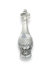 Cargar imagen en el visor de la galería, Waterford Crystal Decanter - Colleen Pattern - DeFrenS
