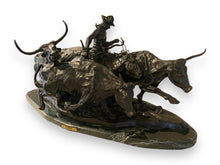 Charger l&#39;image dans la galerie, Stampede by Frederick Remington Statue - DeFrenS
