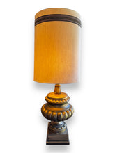 Charger l&#39;image dans la galerie, Vintage Lamp w/ Shade - DeFrenS
