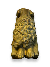 Carica l&#39;immagine nel visualizzatore di Gallery, Metal Lion Statue (Guardian Lion) - DeFrenS
