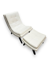 Carica l&#39;immagine nel visualizzatore di Gallery, Set of 2 - Classic White Lounge Chair &amp; Ottoman - DeFrenS
