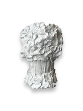 Load image into Gallery viewer, Large Bust/Planter - DeFrenS
