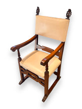 Carica l&#39;immagine nel visualizzatore di Gallery, Large Library Chair - DeFrenS
