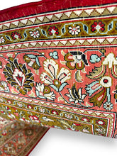 Cargar imagen en el visor de la galería, Ghom Silk Rug - DeFrenS
