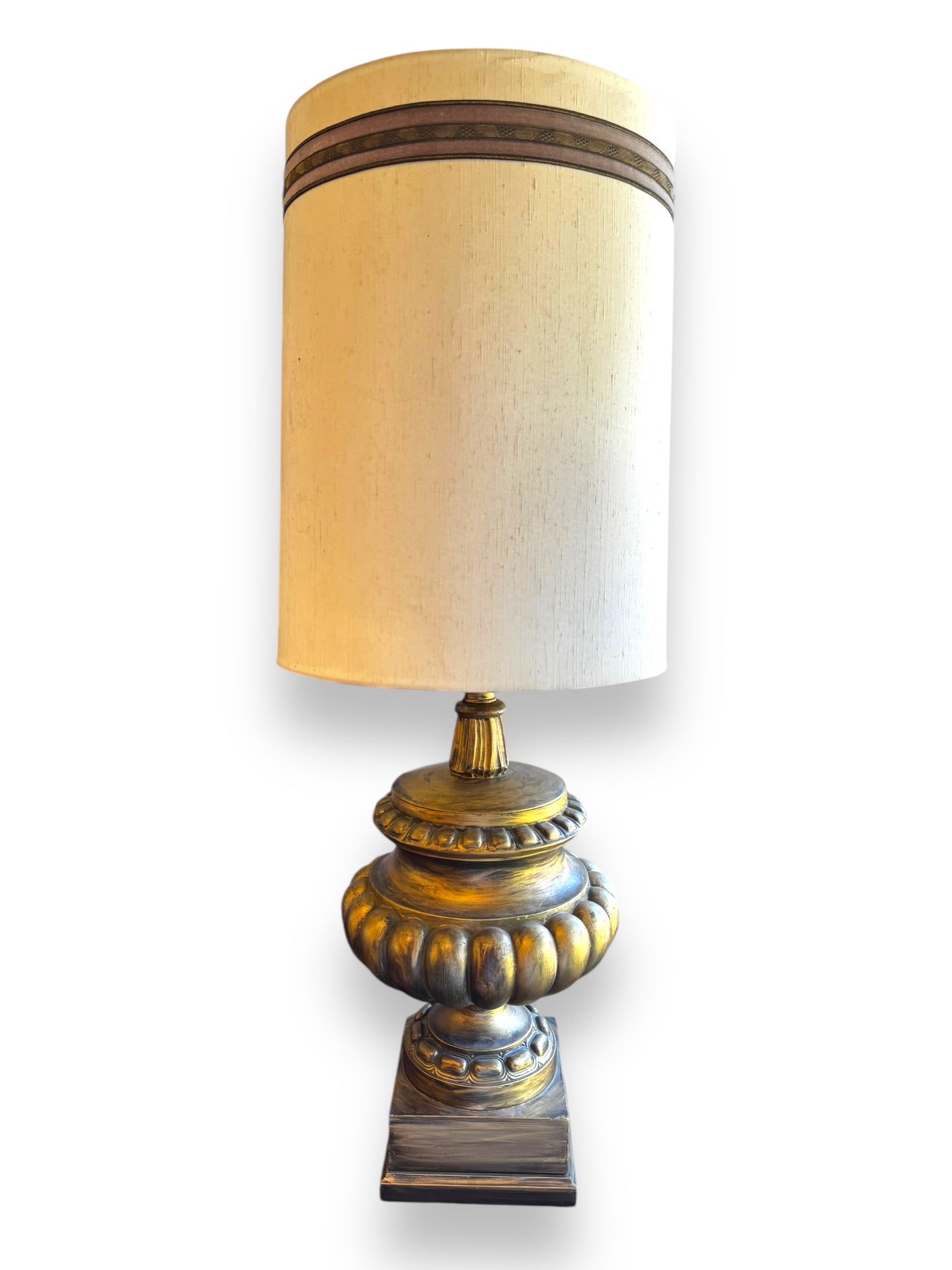 Vintage Lamp w/ Shade - DeFrenS