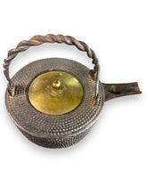 Cargar imagen en el visor de la galería, Japanese Antique Tetsubin - DeFrenS
