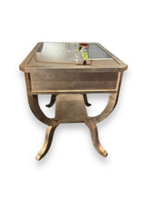 Cargar imagen en el visor de la galería, Hooker Mirrored Table - DeFrenS
