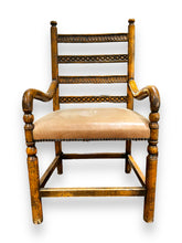 Charger l&#39;image dans la galerie, Hand Carved High Back Arm (set of 2) Chairs - DeFrenS

