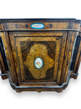 Cargar imagen en el visor de la galería,  Antique Victorian Burr Credenza- DeFrenS

