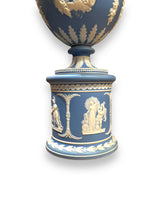 Carica l&#39;immagine nel visualizzatore di Gallery, Wedgewood Tall Urn
