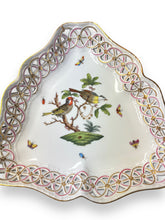 Carica l&#39;immagine nel visualizzatore di Gallery, Large Triangle Bird  Dish - DeFrenS
