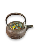 Cargar imagen en el visor de la galería, Japanese Sake Kettle iron/cloisonne - DeFrenS
