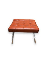 Cargar imagen en el visor de la galería, Brown leather chaise lounge chair on a white background
