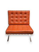 Cargar imagen en el visor de la galería, Brown leather chaise lounge chair on a white background
