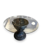 Cargar imagen en el visor de la galería, Glass Table with Black Base - DeFrenS
