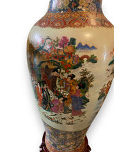 Cargar imagen en el visor de la galería, Large Chinese Urn 1 - DeFrenS
