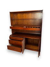 Charger l&#39;image dans la galerie, Jack Cartwright Walnut &amp; Cane Mid Century Credenza - DeFrenS
