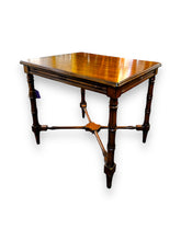 Carica l&#39;immagine nel visualizzatore di Gallery, Bamboo Leg Table
