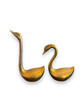 Lade das Bild in den Galerie-Viewer, Set of 2 - Brass Swans - DeFrenS
