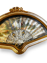 Carica l&#39;immagine nel visualizzatore di Gallery, Antique XVIII Century Framed French Fan - DeFrenS
